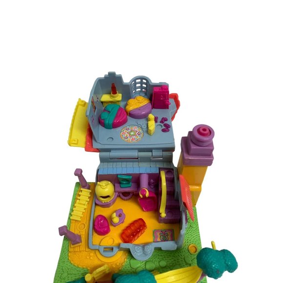 1994 Polly Pockets Blue Bird Vintage Wonderland Village  Playset No Figures - Picture 3 of 6